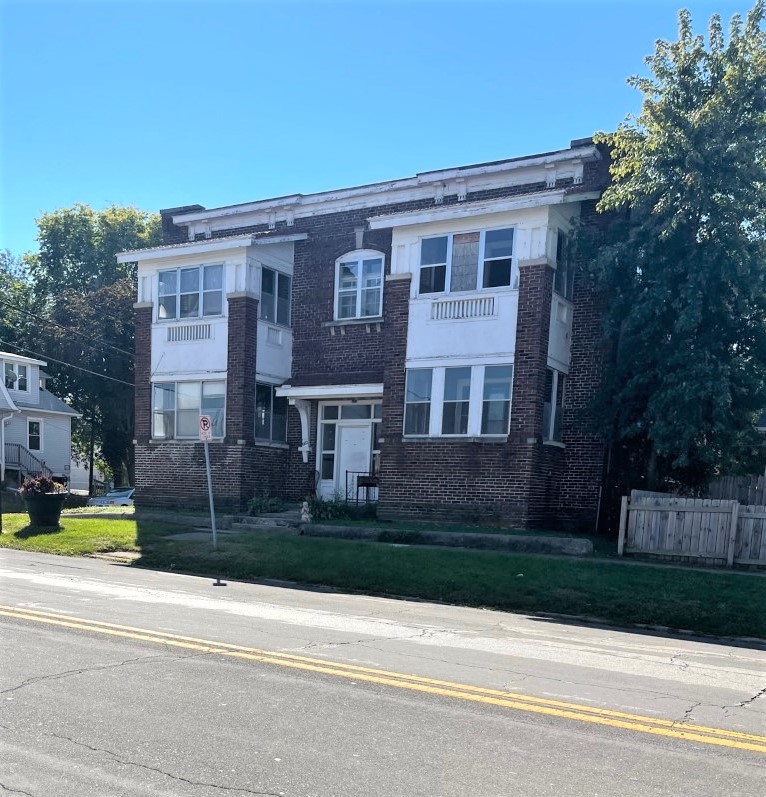 602 W Washington Street Property Photo 1