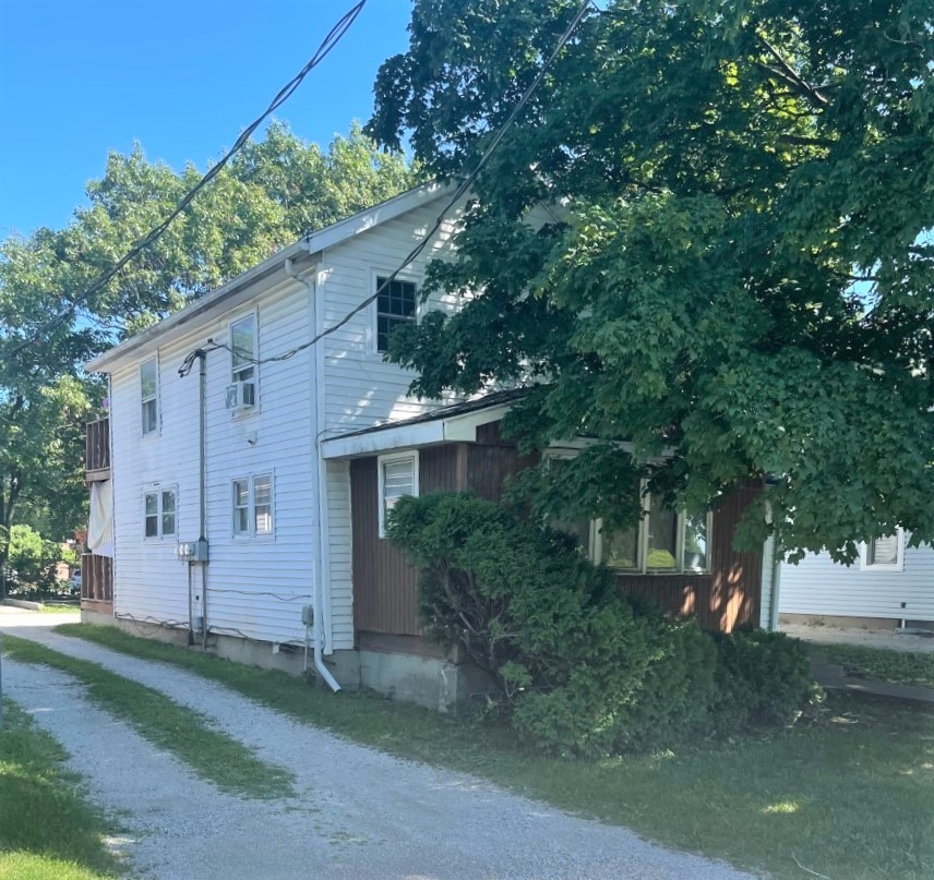 1009 W Seminary Avenue Property Photo 1
