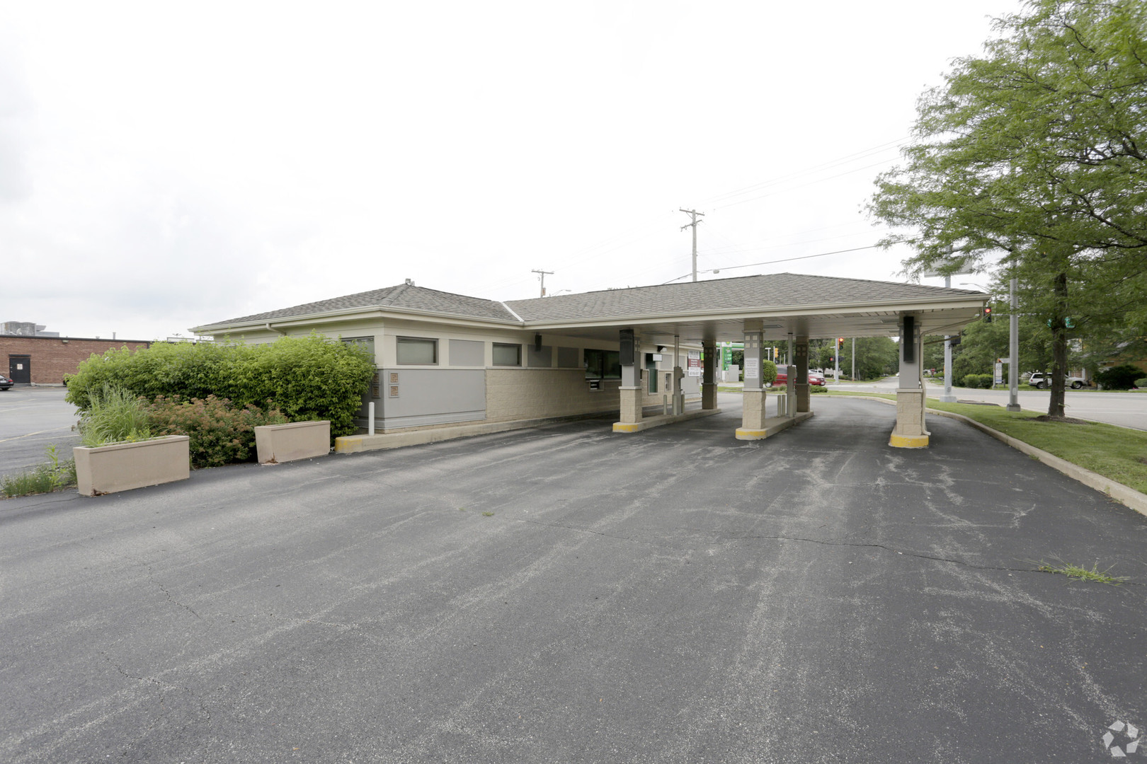 223 E State Road Property Photo 4
