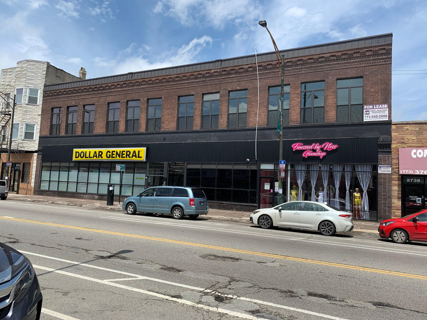 2740 W Cermak Road Property Photo 1