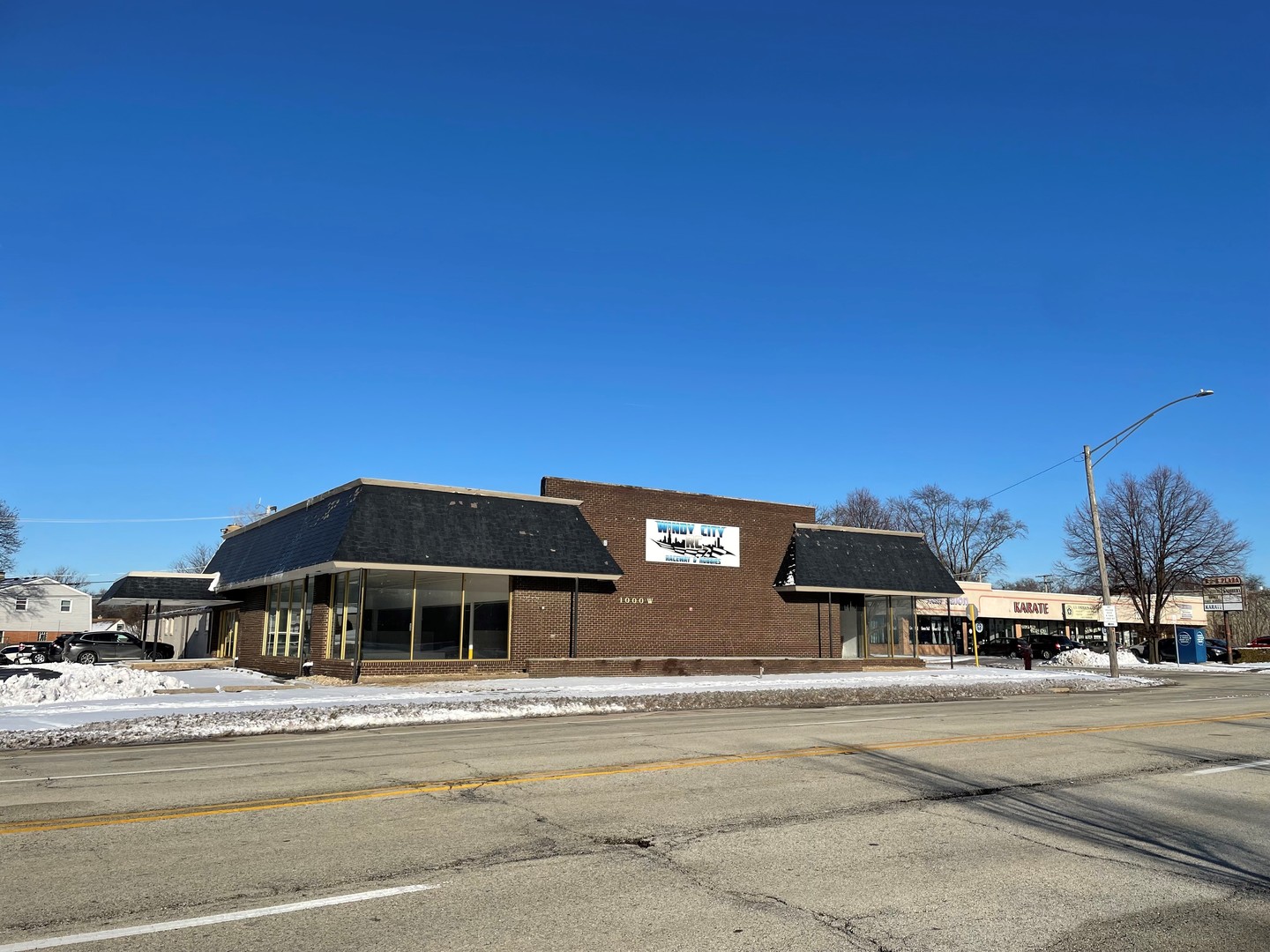 1000 W Northwest Highway Property Photo 2