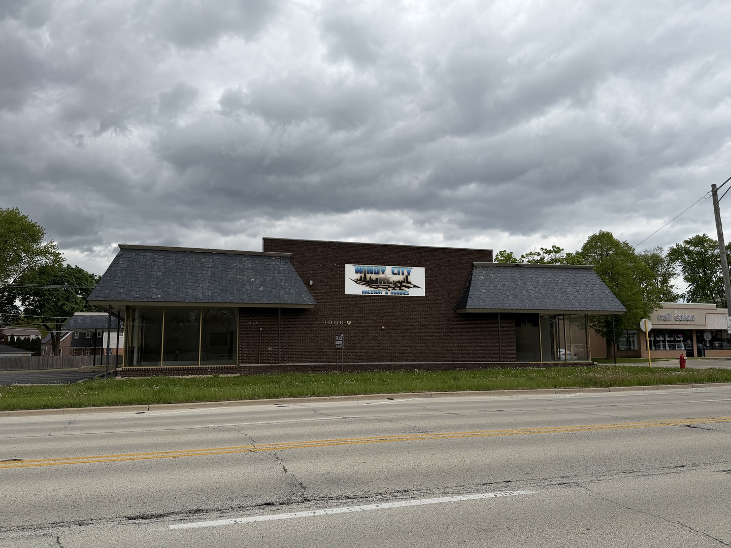 1000 W Northwest Highway Property Photo 13