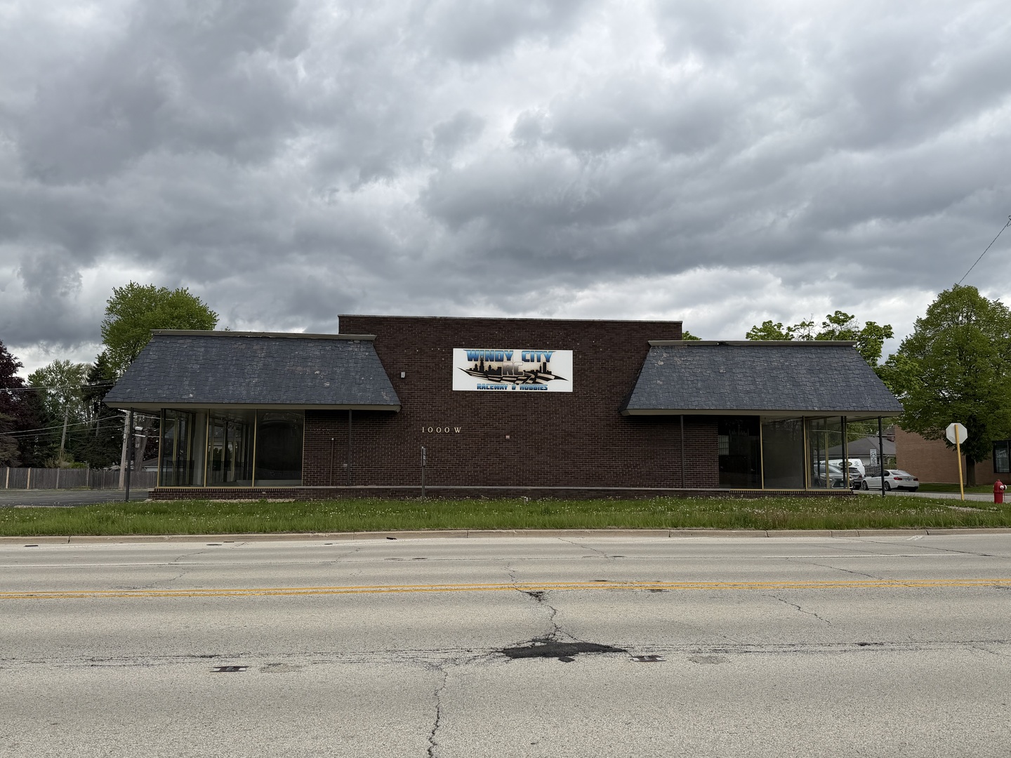 1000 W Northwest Highway Property Photo 14