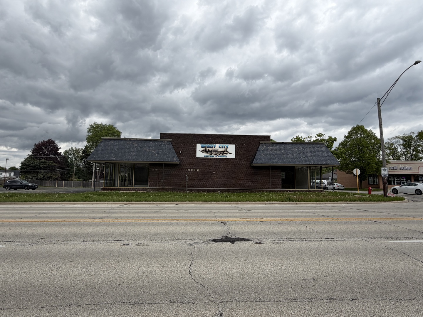1000 W Northwest Highway Property Photo 16