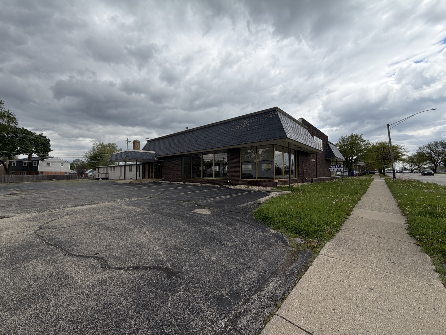 1000 W Northwest Highway Property Photo 18