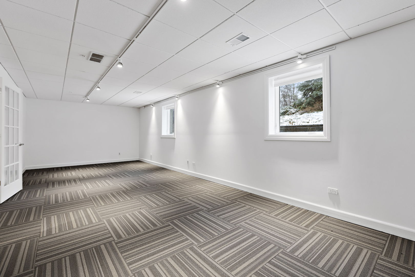 6 Executive Court Property Photo 33