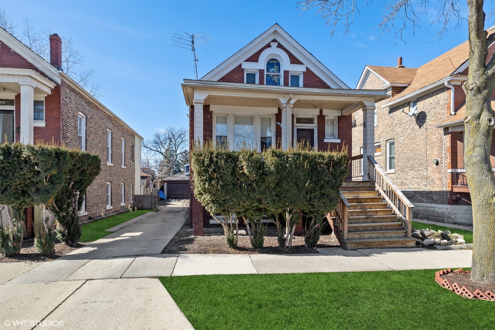 1216 Lombard Avenue Property Photo 1