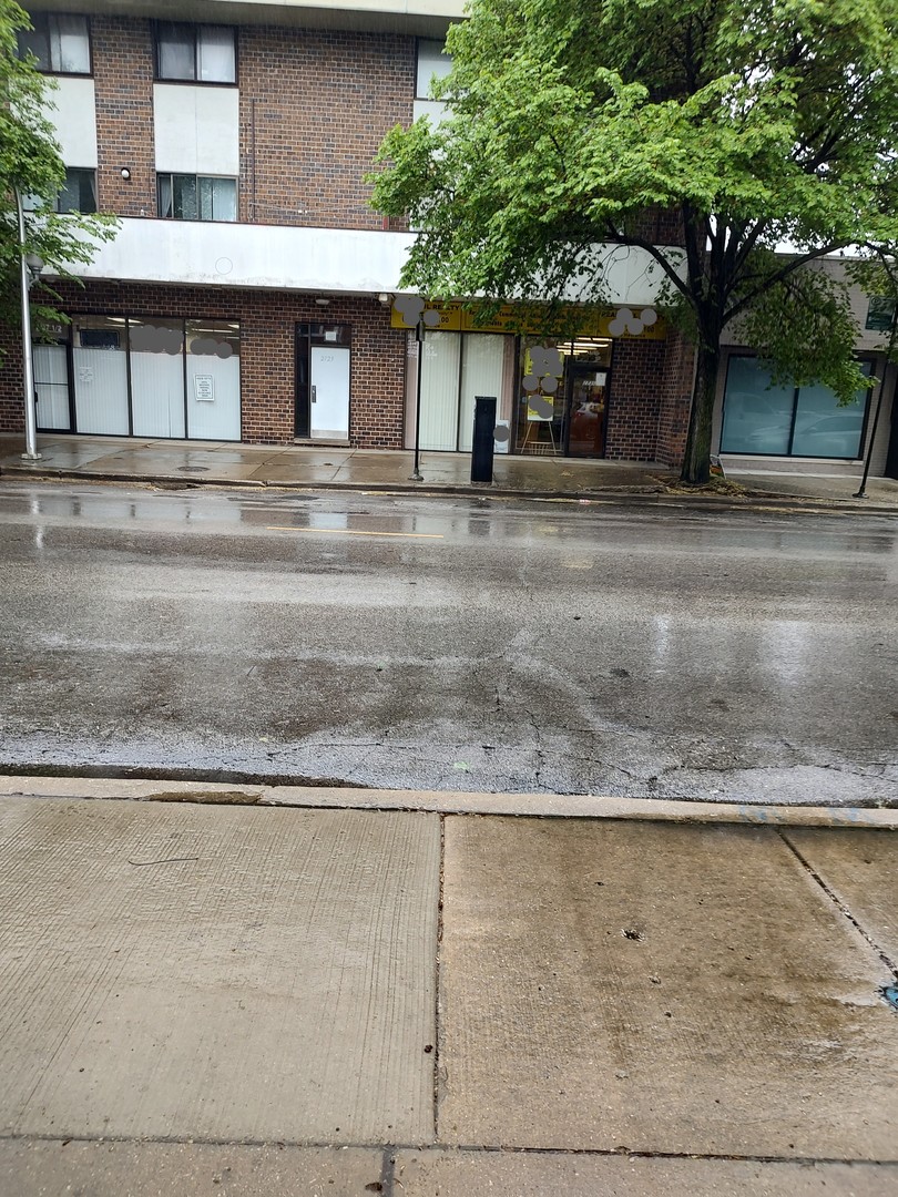 2731 W Touhy Avenue Property Photo 1
