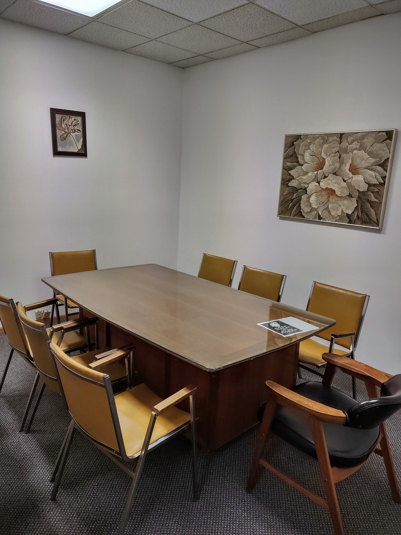 2731 W Touhy Avenue Property Photo 4