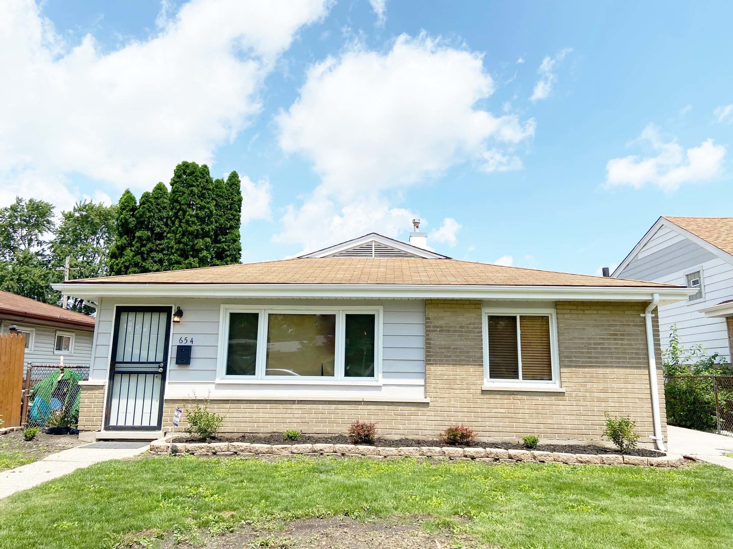654 163rd Street Property Photo