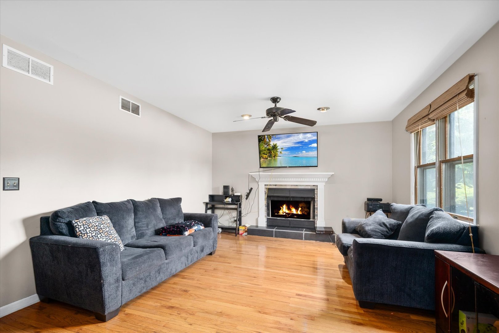 561 Donald Street Property Photo 3