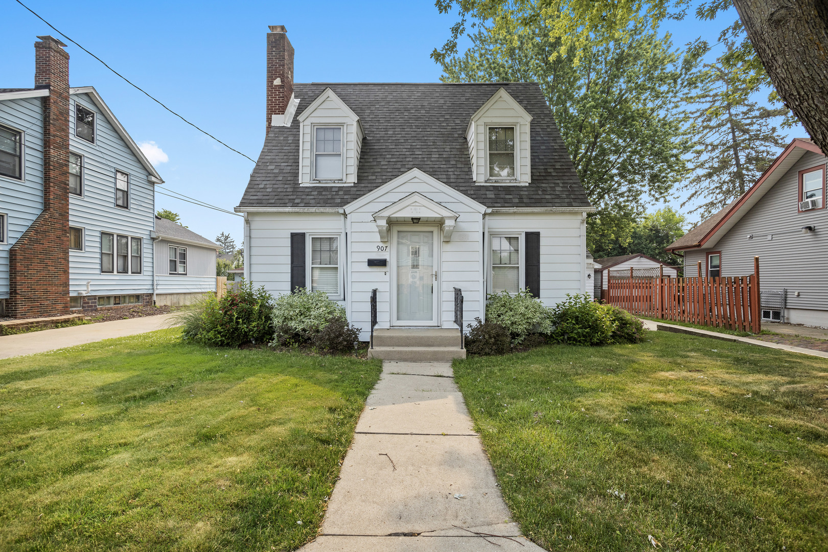 S 907 Harlem Avenue Property Photo