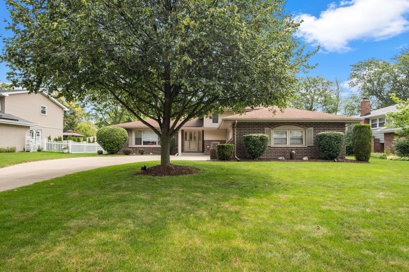 7621 Rohrer Drive Property Photo 1