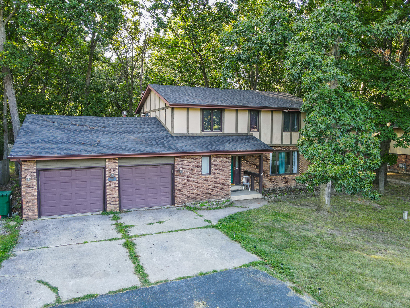 638 Mary Lane Property Photo
