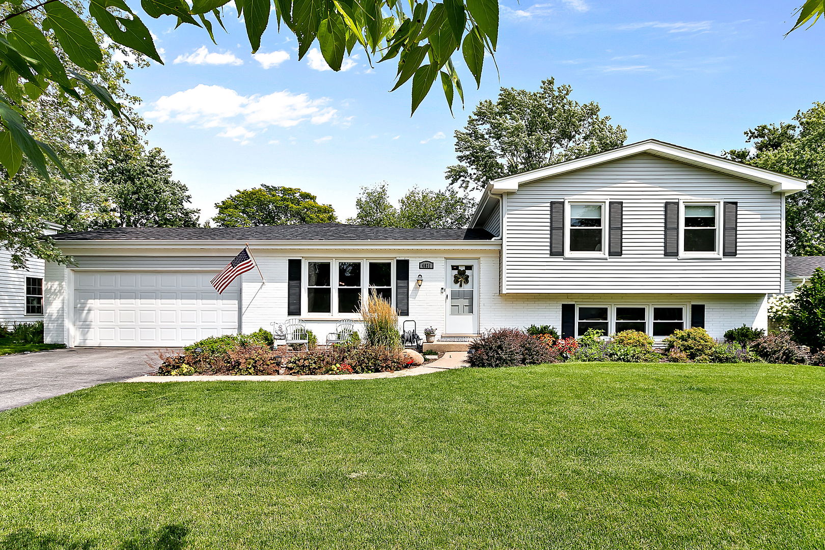 4031 Roslyn Road Property Photo 1