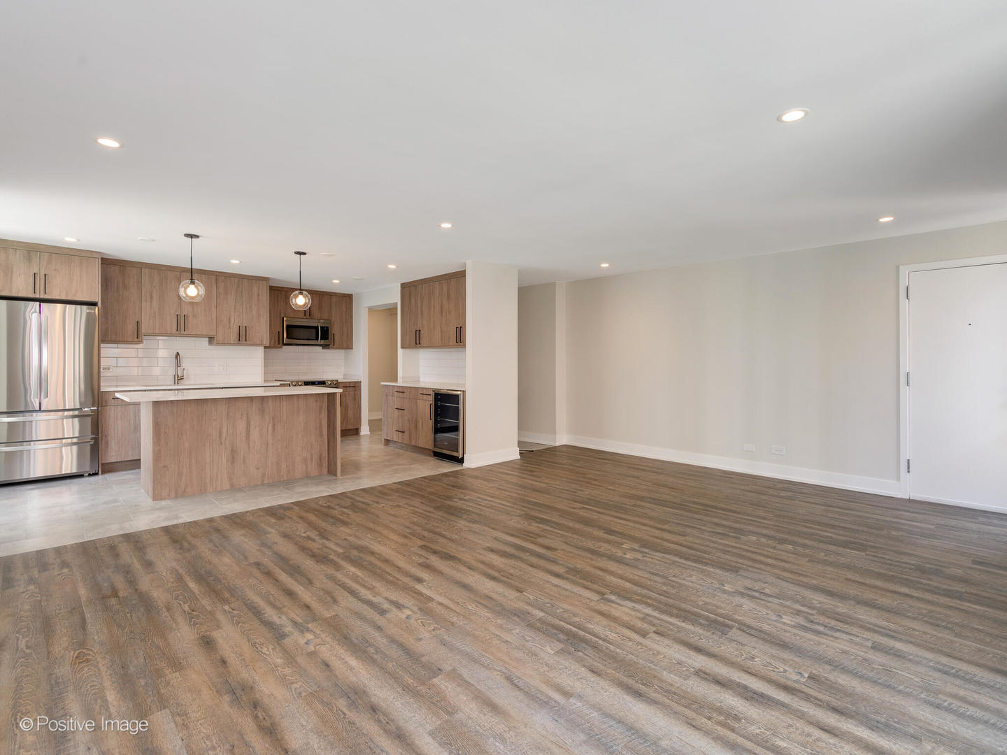 227 E Walton Pl Property Photo 6