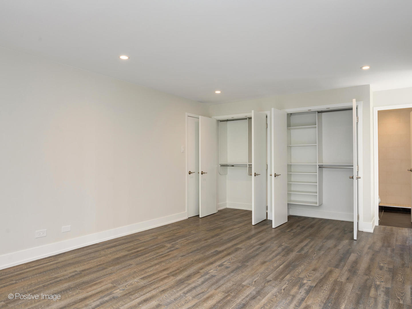 227 E Walton Pl Property Photo 11