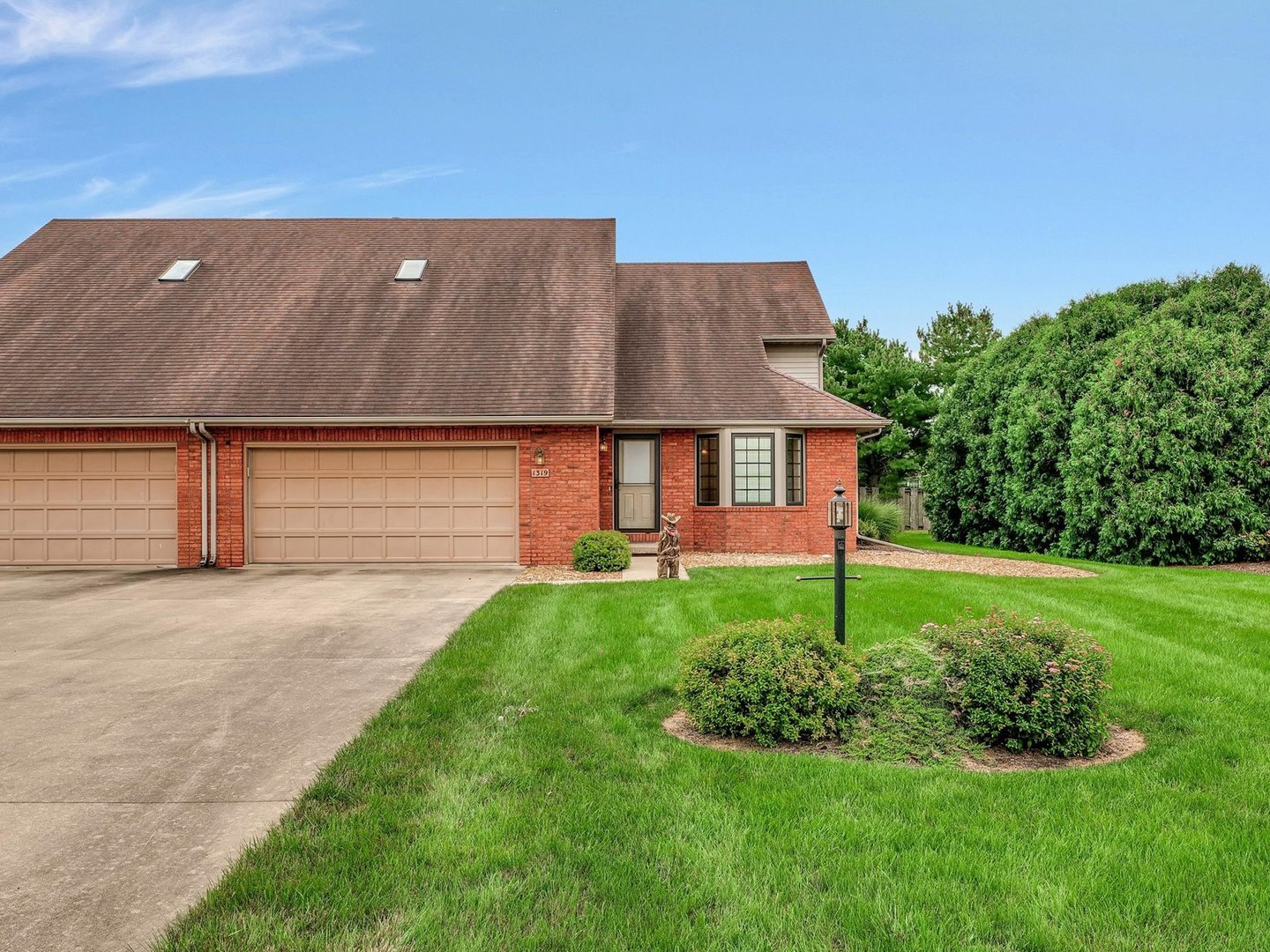 1319 Dickens Court Property Photo 1