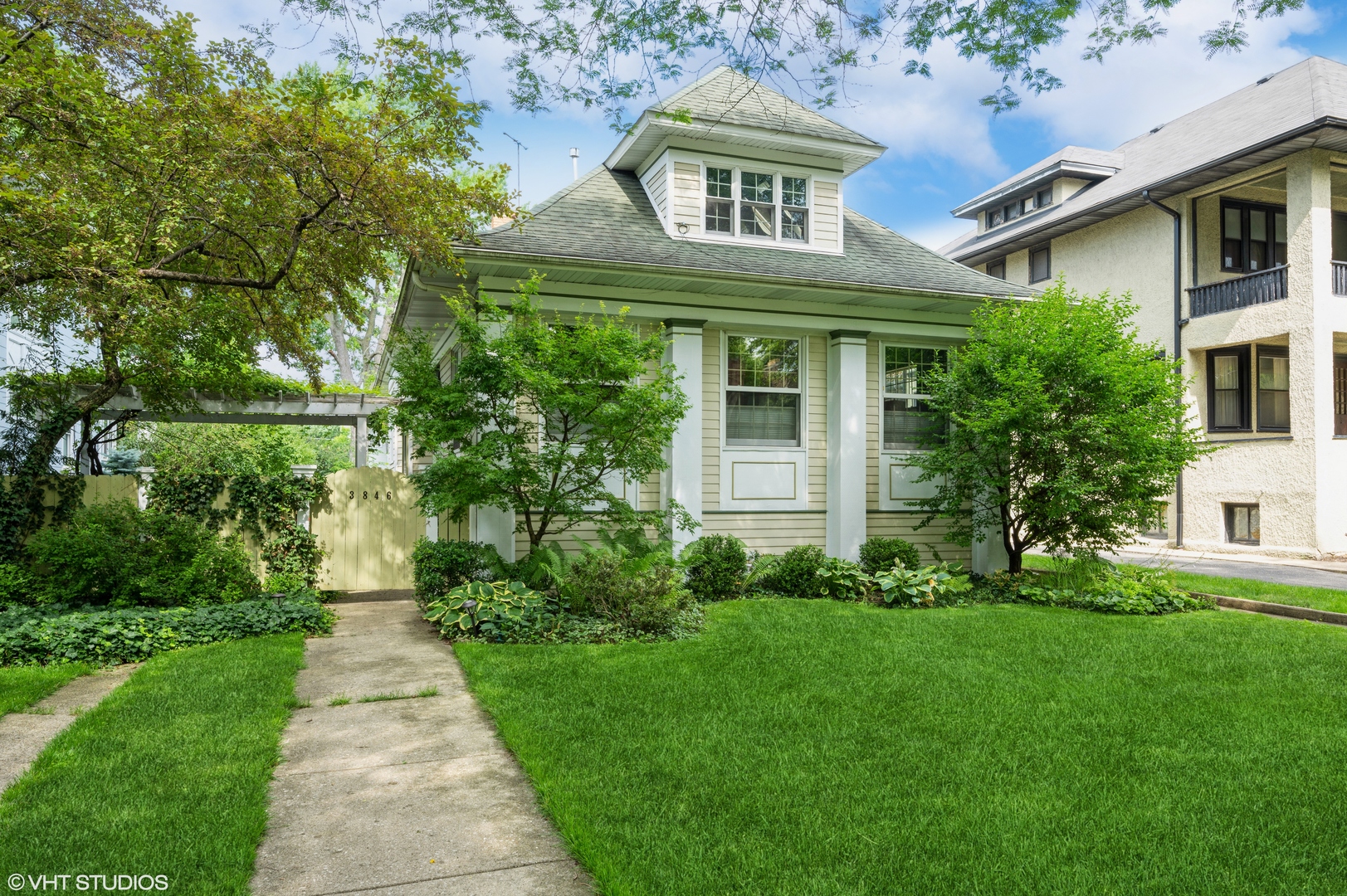 N 3846 KILDARE Avenue Property Photo 1