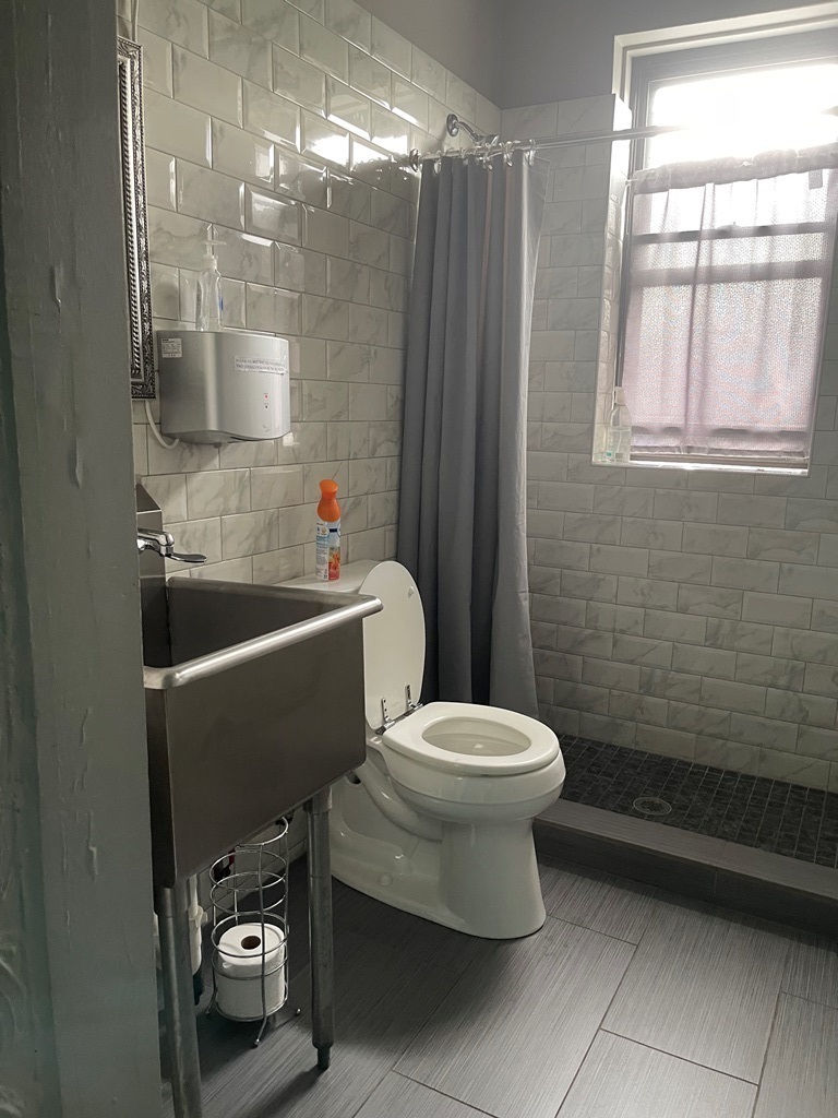 6415-33 N Ravenswood Avenue Property Photo 23