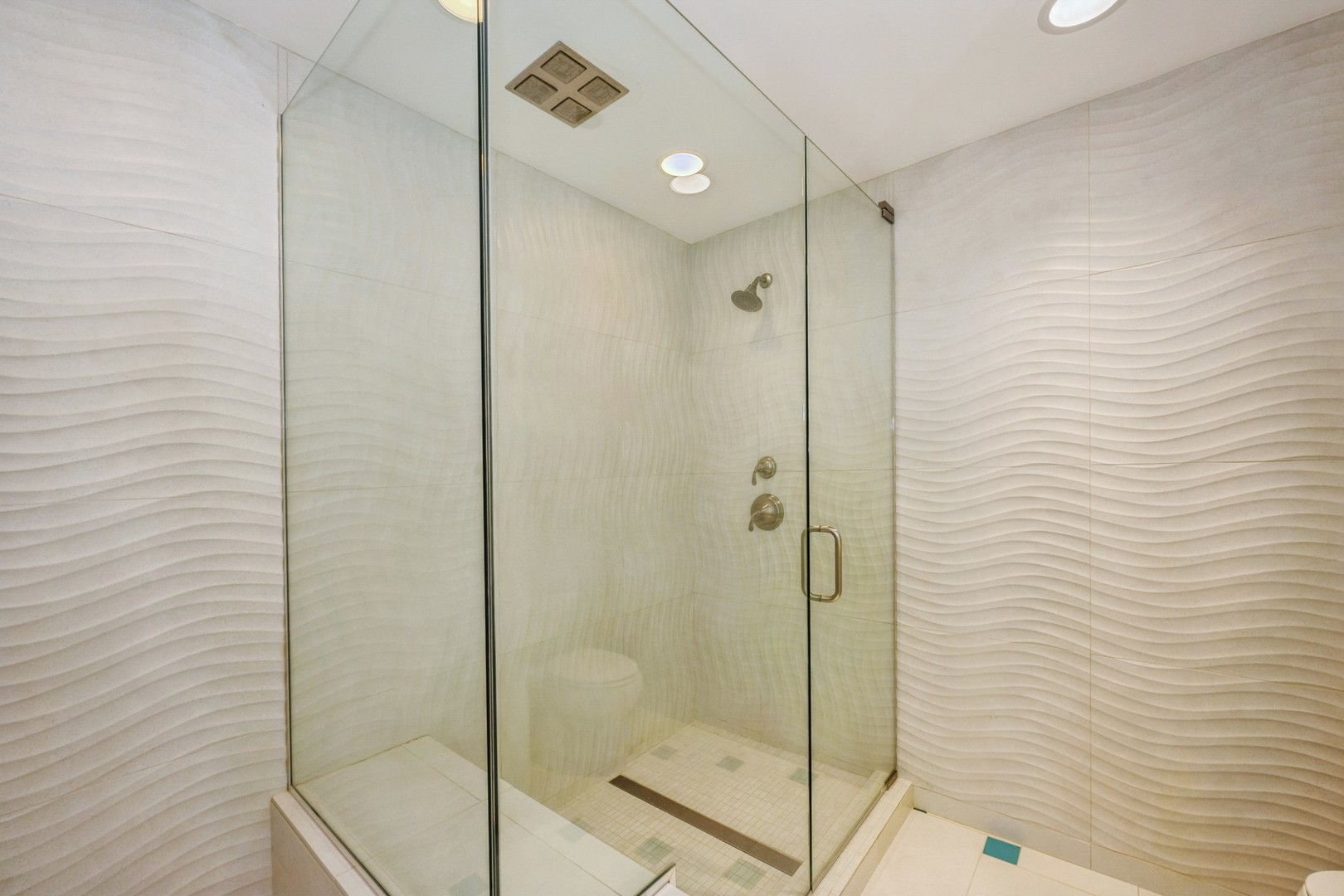 600 N Lake Shore Dr Property Photo 14
