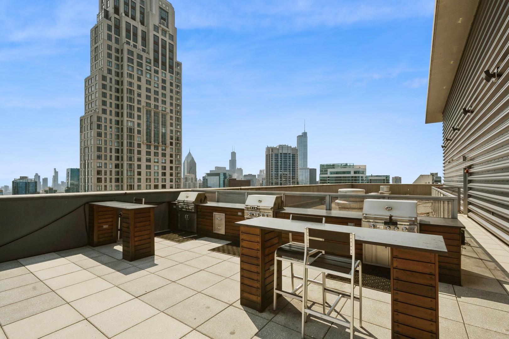 600 N Lake Shore Dr Property Photo 20