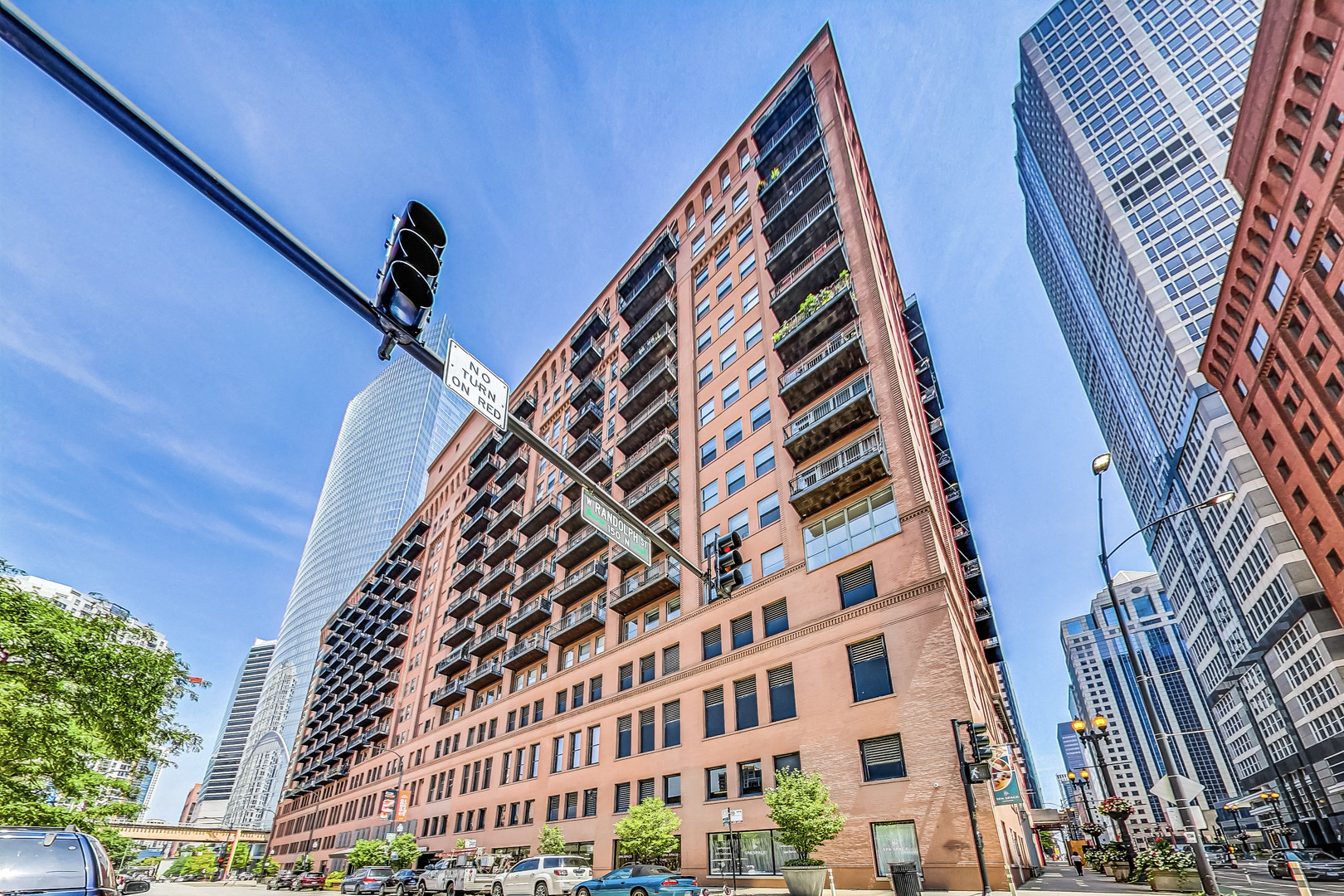 165 N Canal Street 607 Property Photo 1
