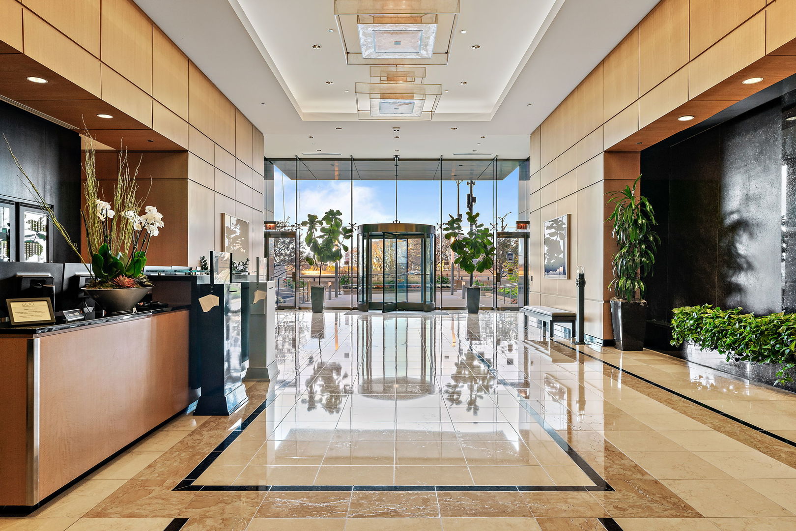 600 N Lake Shore Dr Property Photo 3