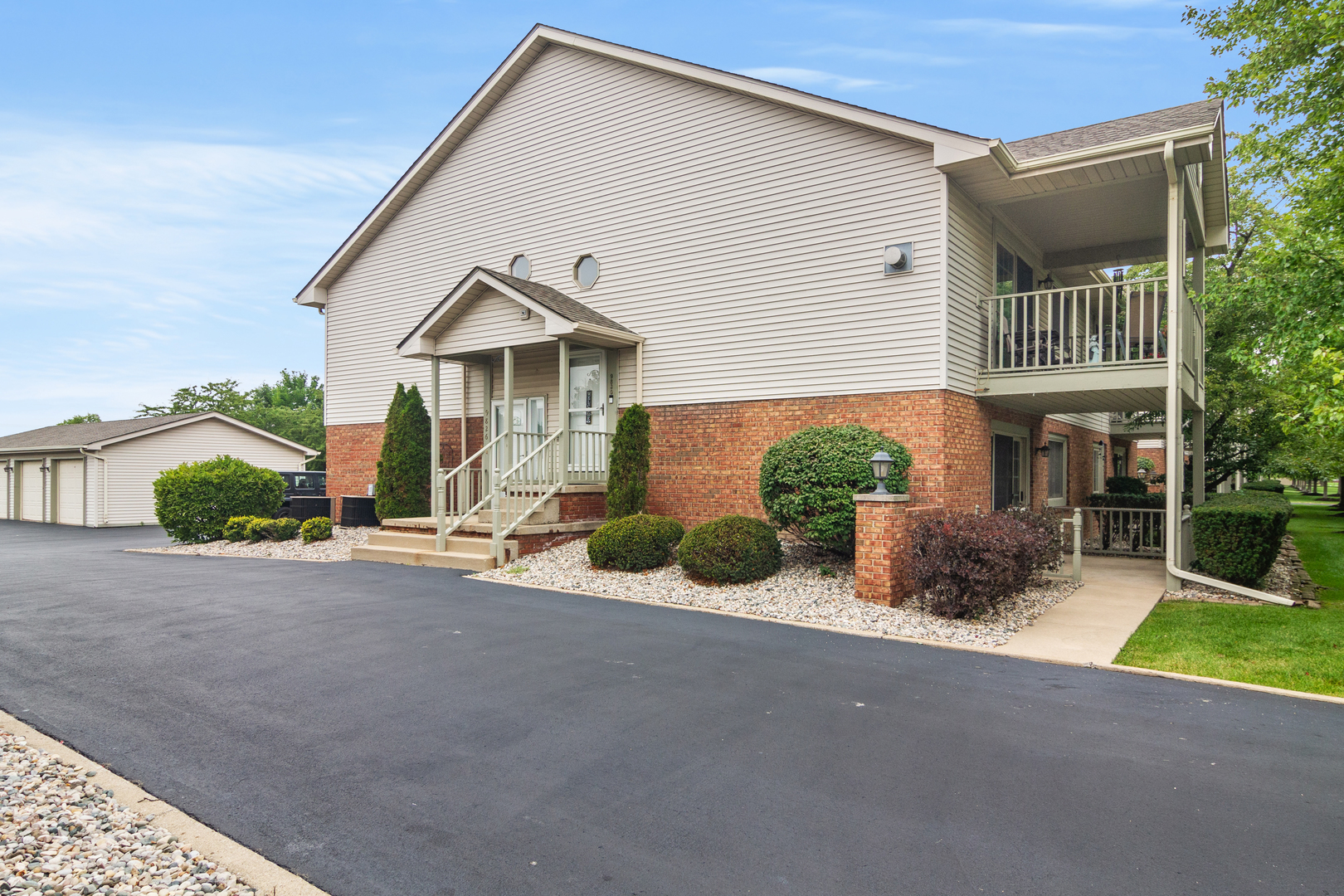 9826 Parkway Drive 9826 Property Photo