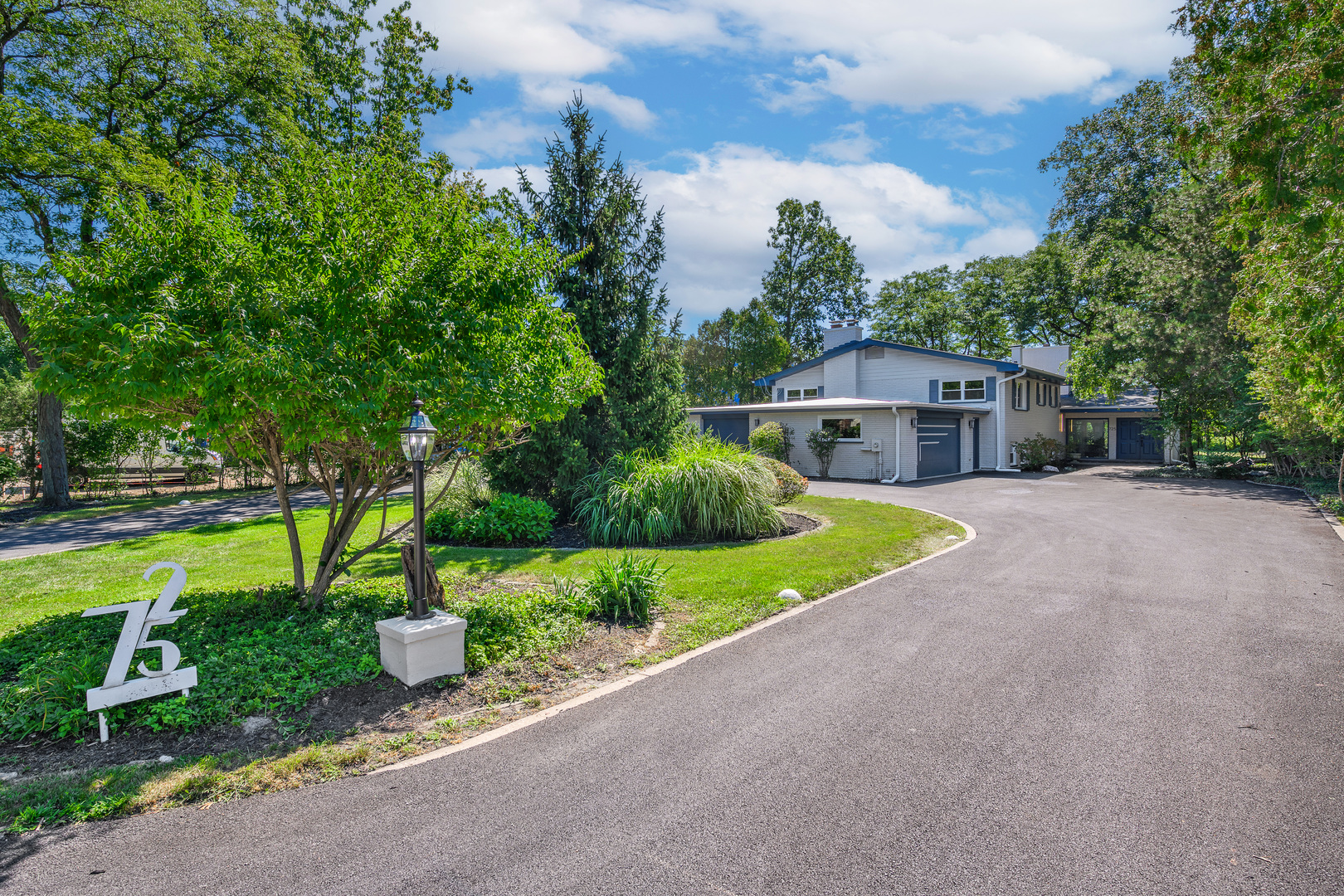 725 Becker Road Property Photo 1