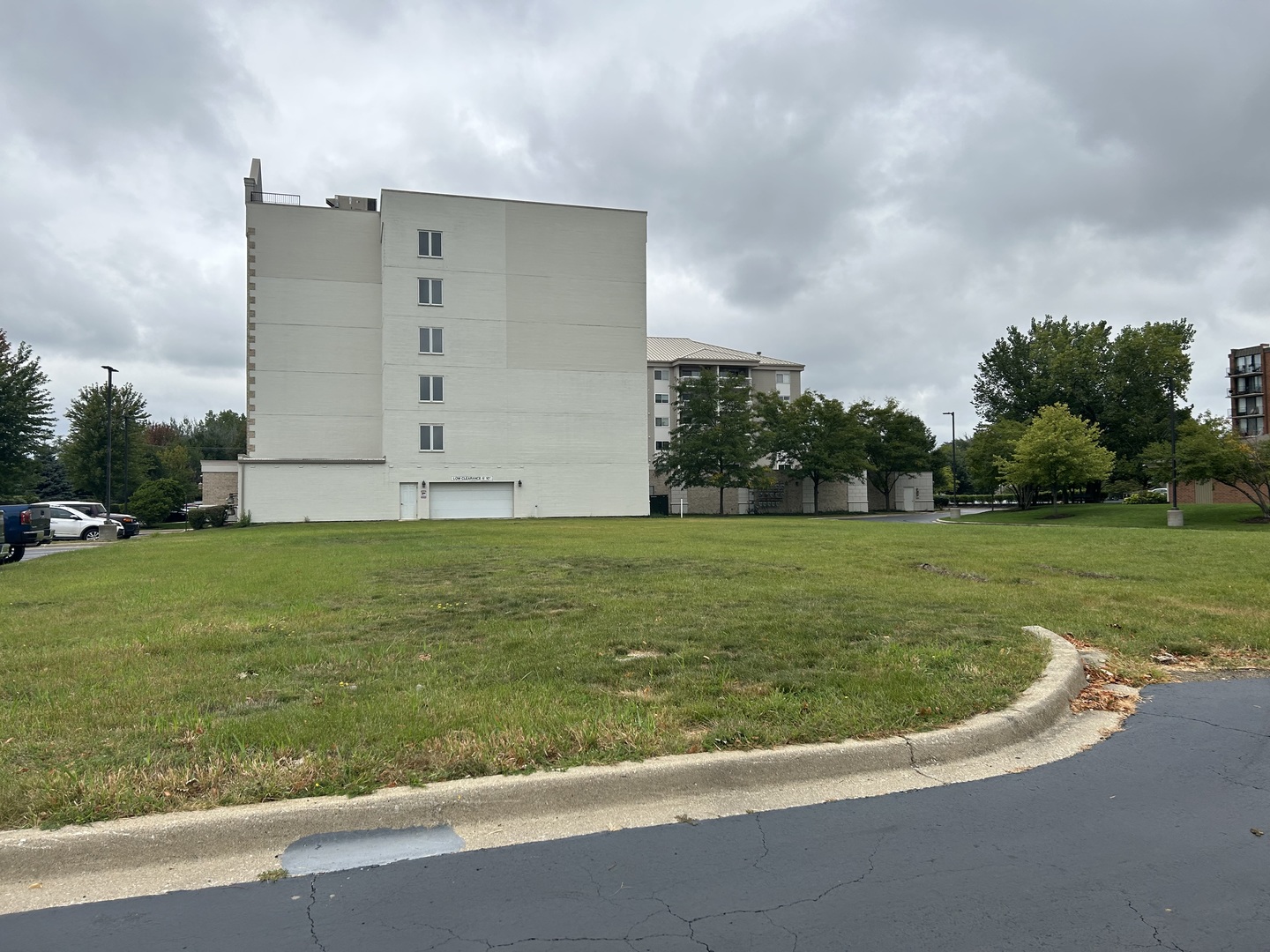 2030 Saint Regis Drive Property Photo 4