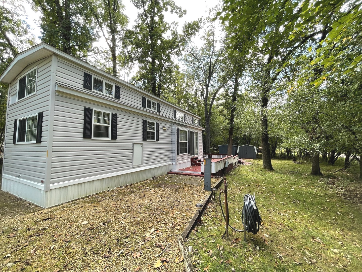 17-19 Woodhaven Lakes Property Photo 1