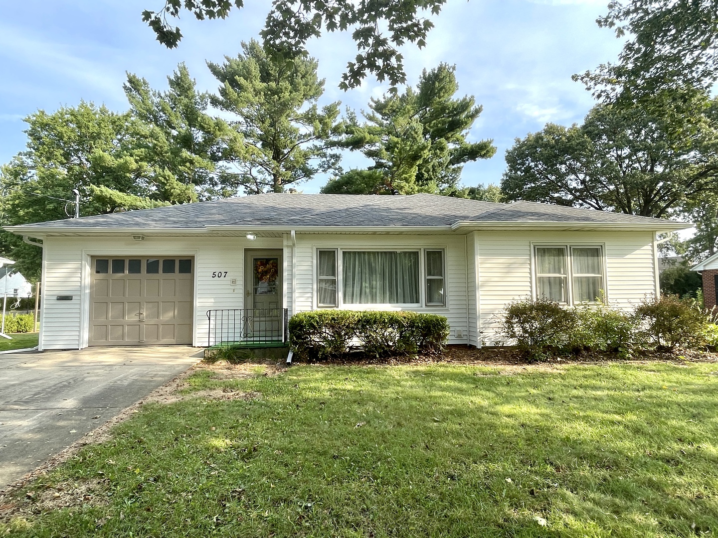 507 E Billings Street Property Photo
