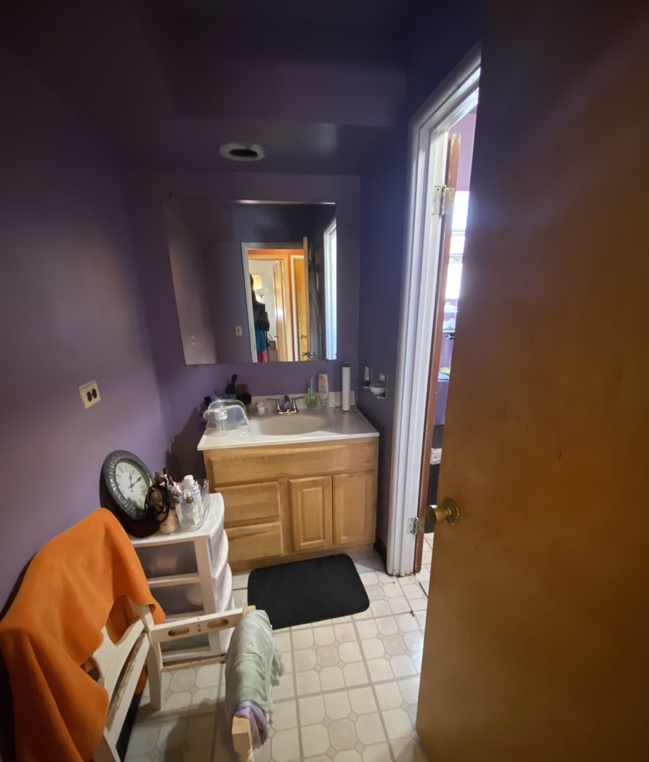 549 W 95th Street Property Photo 9