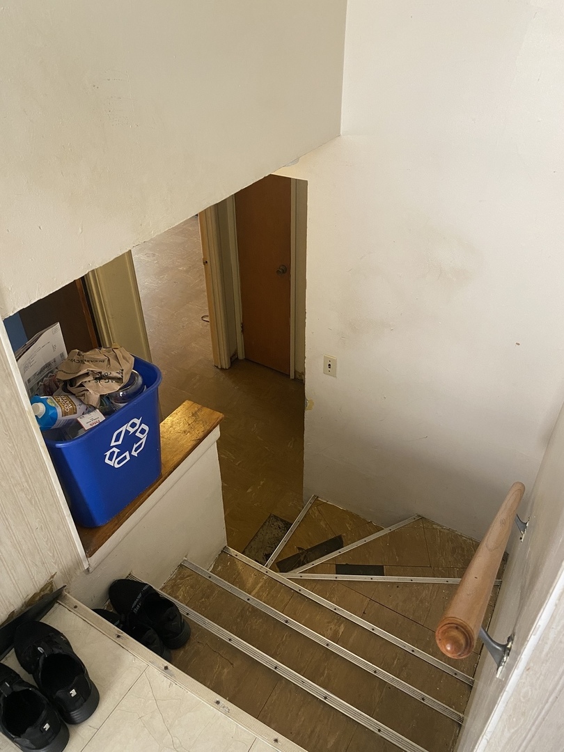 549 W 95th Street Property Photo 11