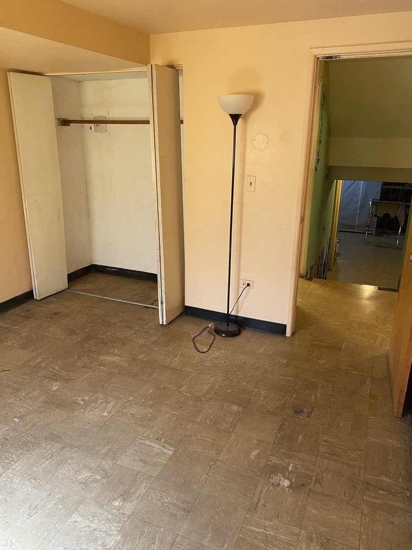 549 W 95th Street Property Photo 12