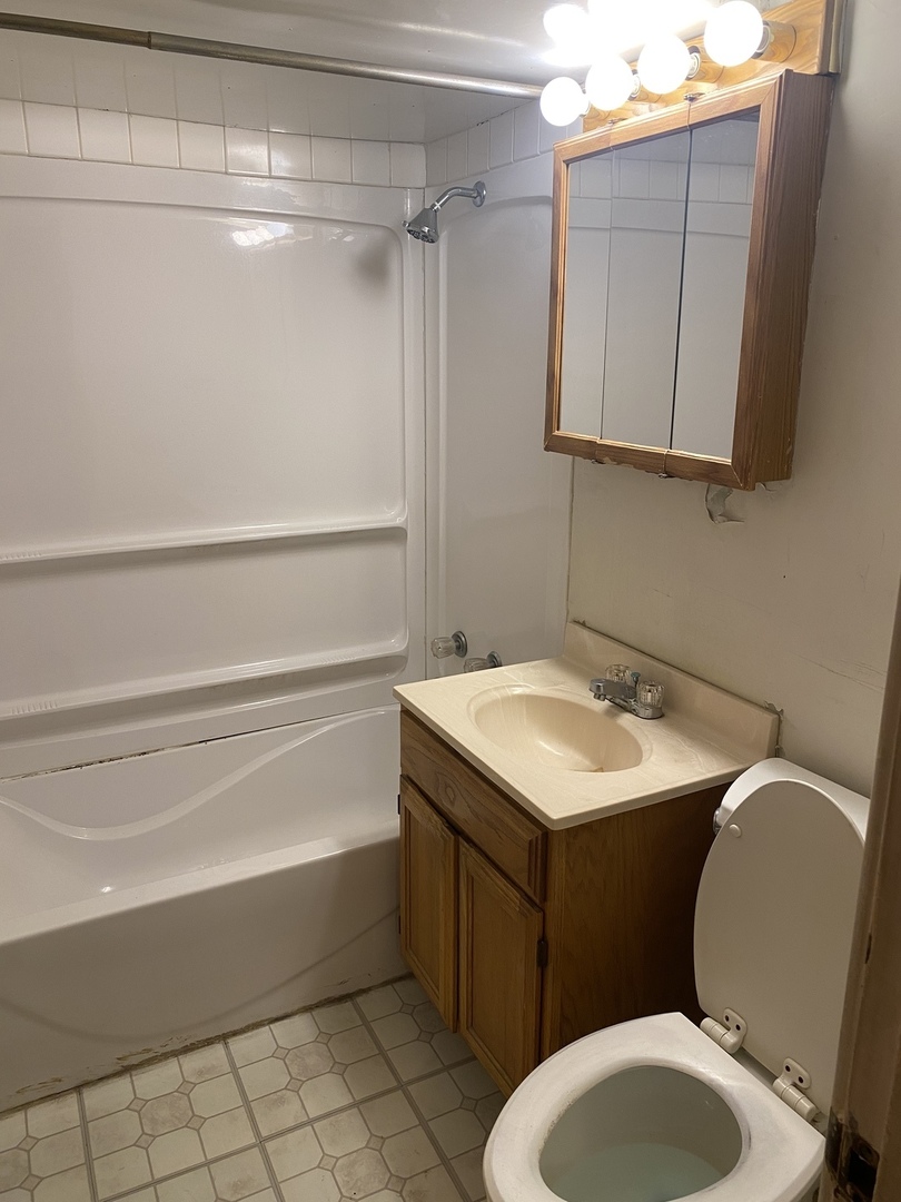 549 W 95th Street Property Photo 13