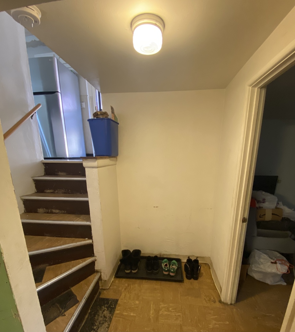 549 W 95th Street Property Photo 15