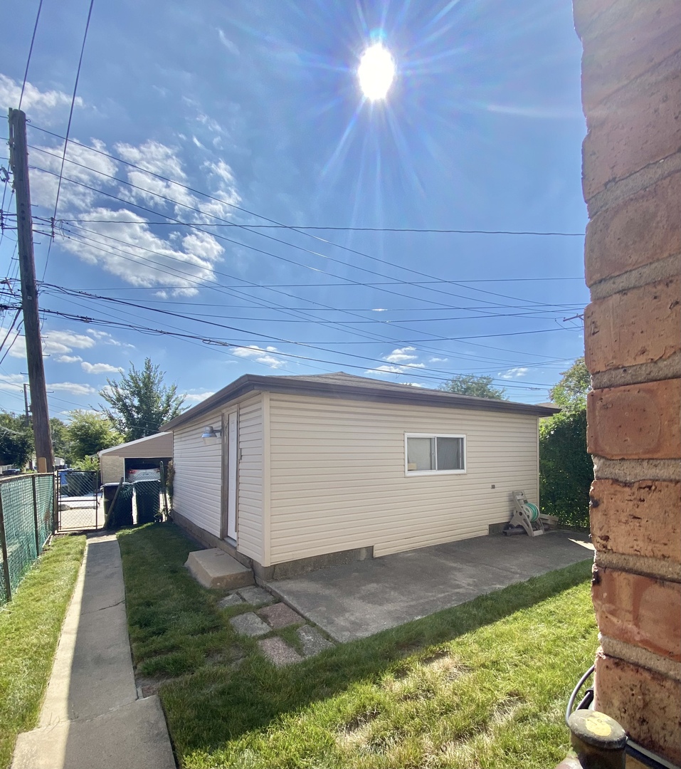 549 W 95th Street Property Photo 16