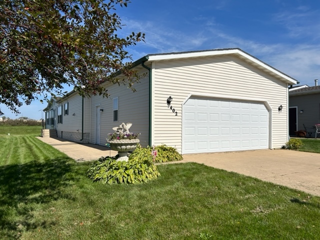 402 Seasons Parkway Property Photo