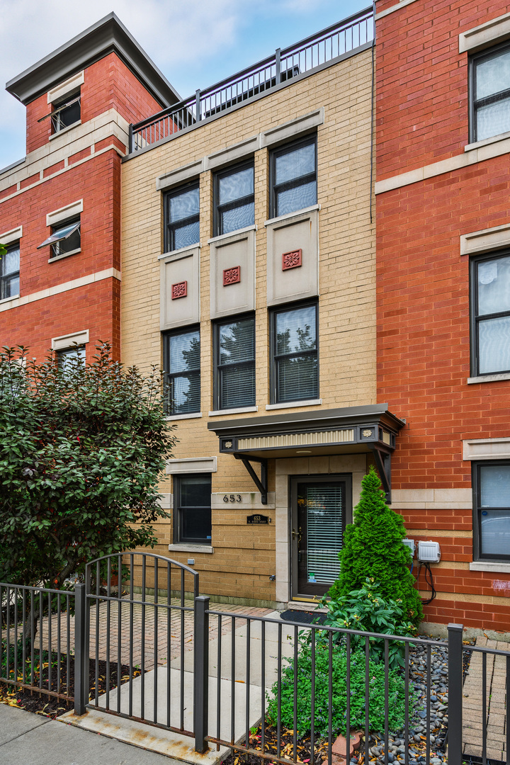 W 653 Hobbie Street Property Photo 1