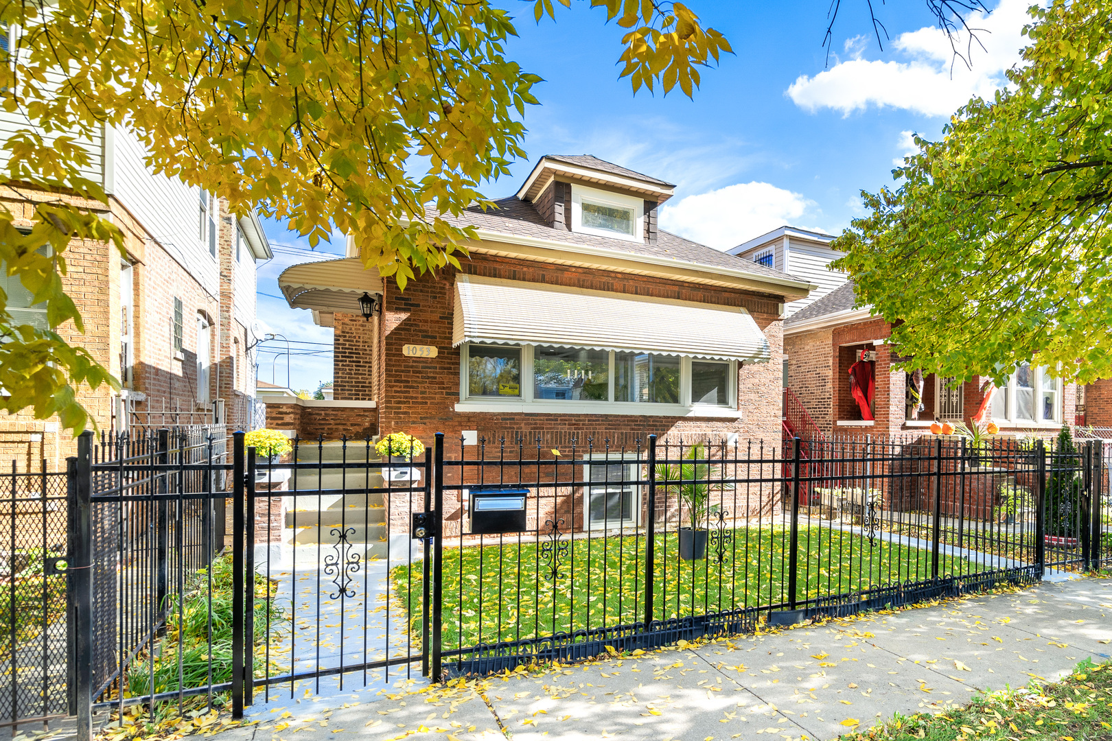1053 N Saint Louis Avenue Property Photo