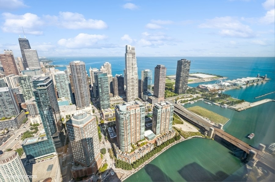 363 E Wacker Drive 5801 Property Photo 12