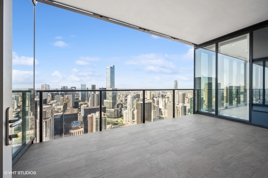 363 E Wacker Drive 5801 Property Photo 18