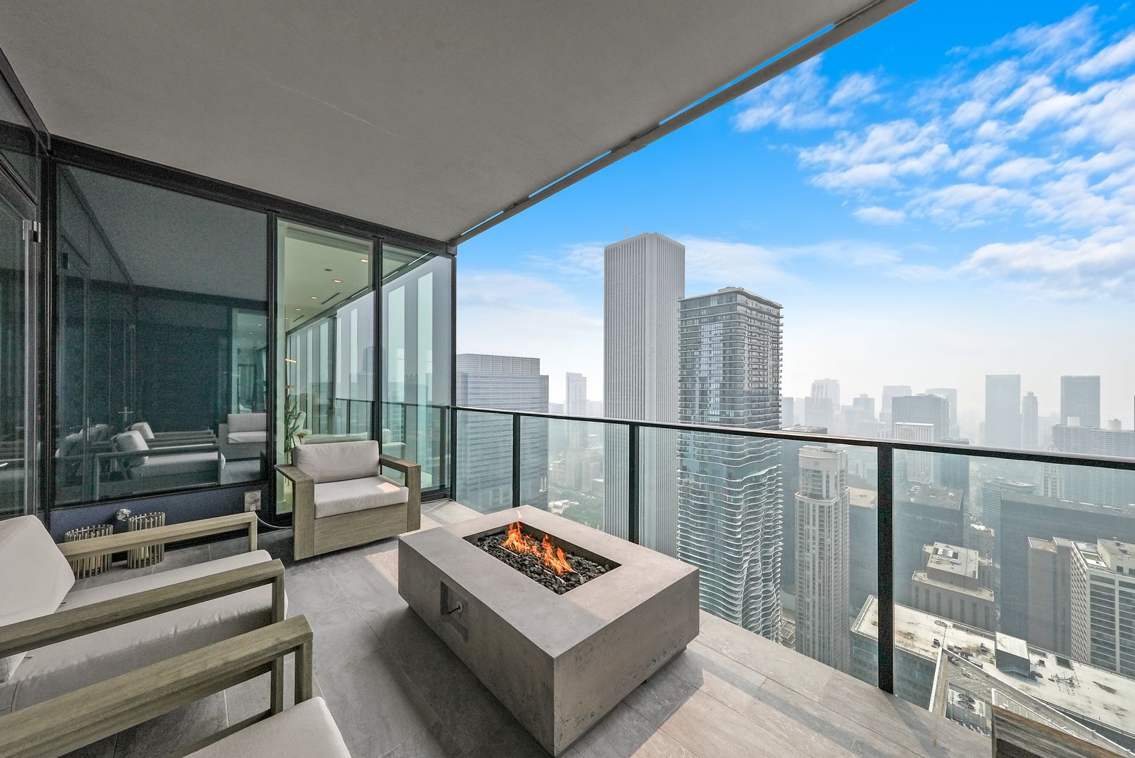 363 E Wacker Drive 5801 Property Photo 19