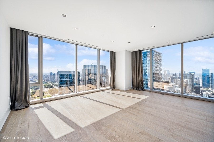 363 E Wacker Drive 5801 Property Photo 34