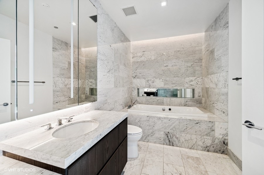 363 E Wacker Drive 5801 Property Photo 51