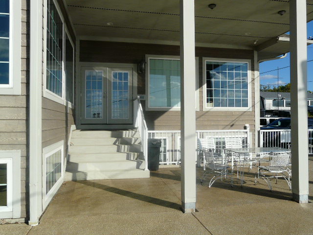 36 W Grand Avenue Property Photo 5
