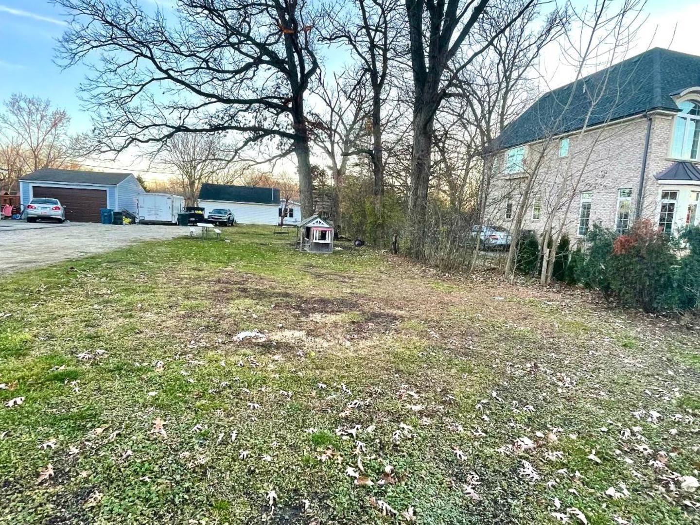 17 W020 Red Oak St Property Photo 1