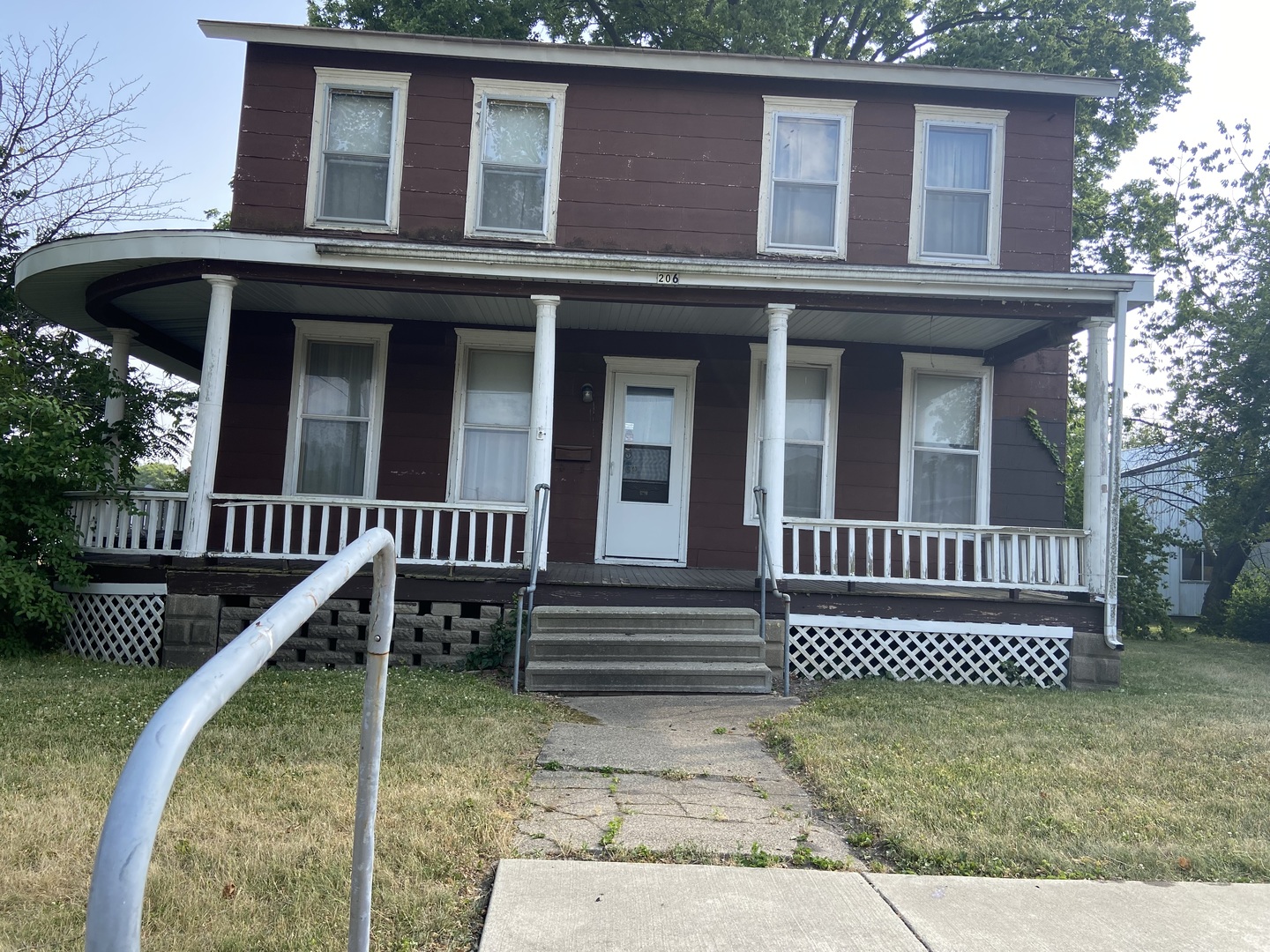 206 Se Race Street Property Photo 1